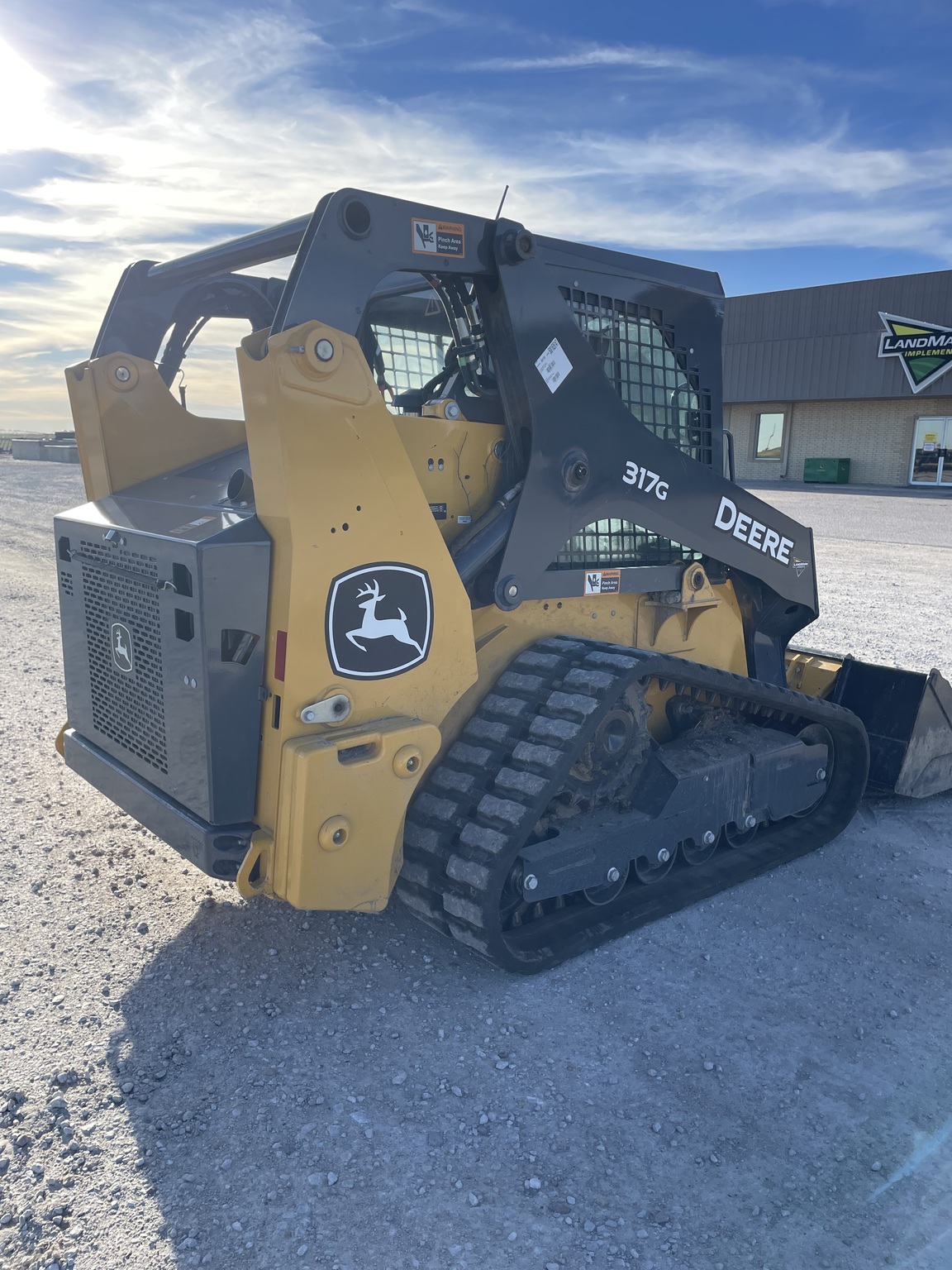 2024 John Deere 317G Image 3