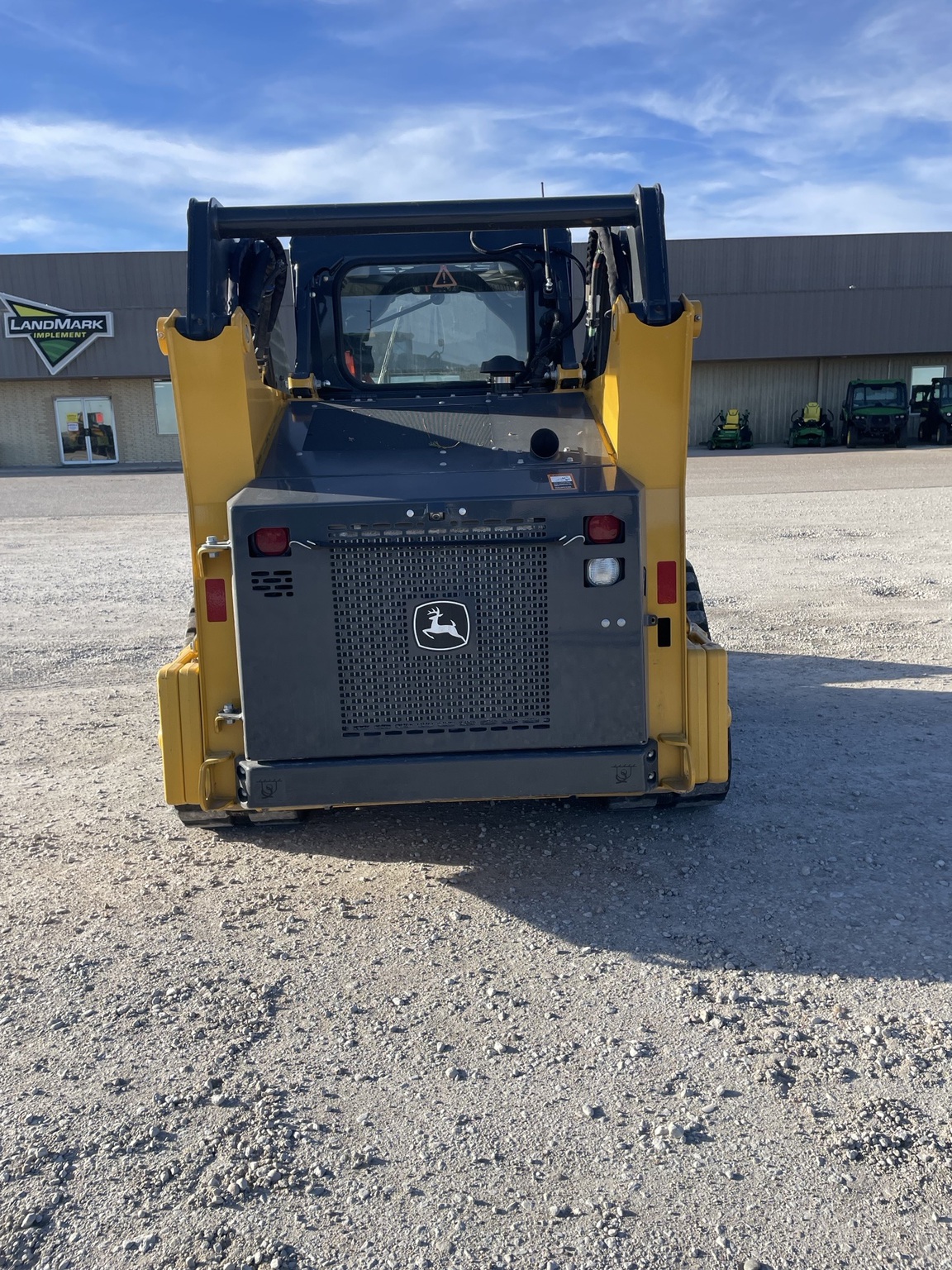 2024 John Deere 317G Image 4