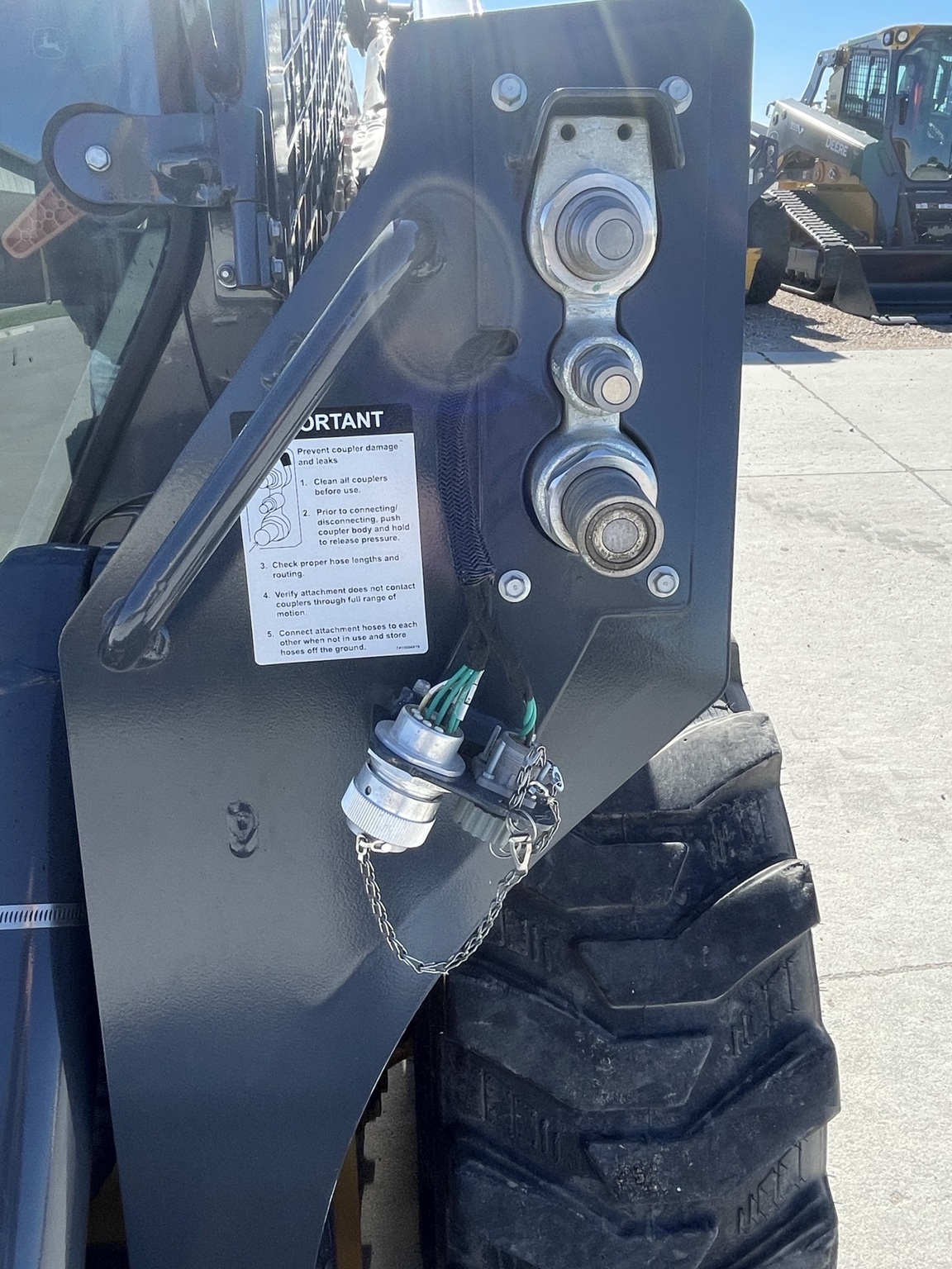 2024 John Deere 317G Image 7