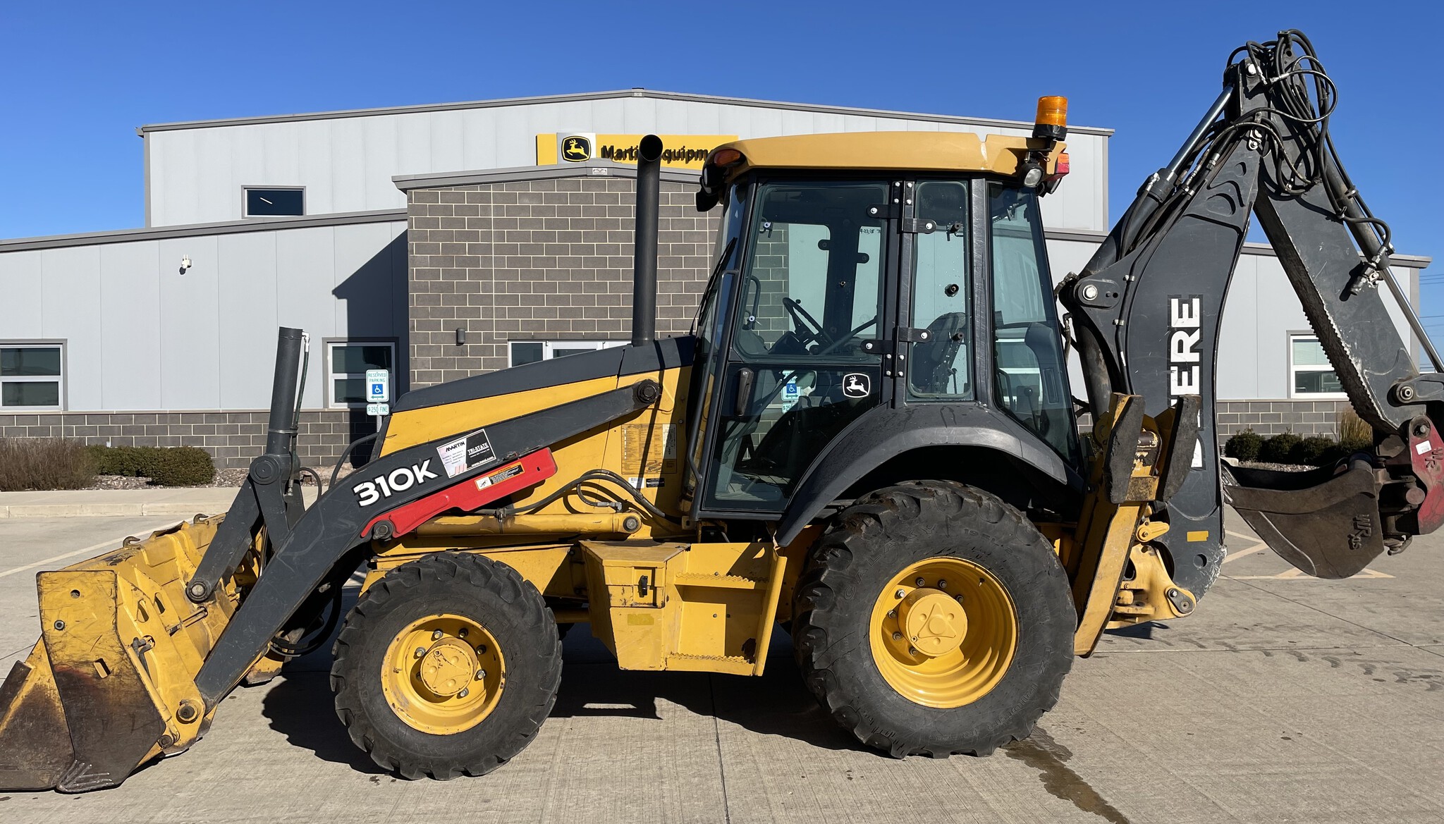 2014 John Deere 310K Image 2