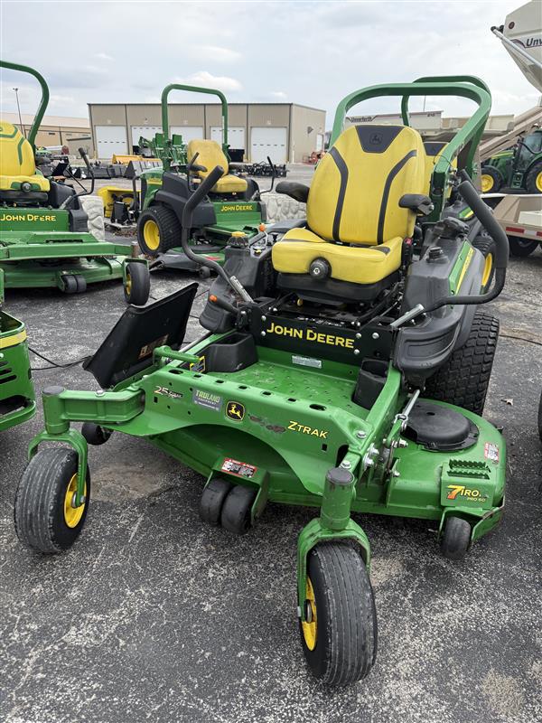 2022 John Deere Z930M Image 1