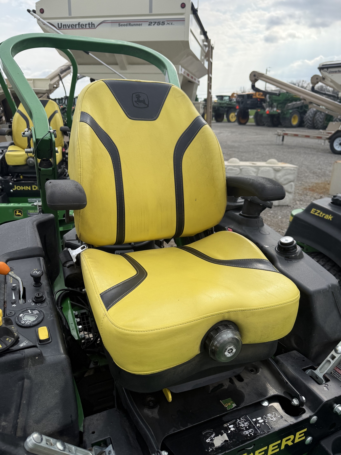 2022 John Deere Z930M Image 5