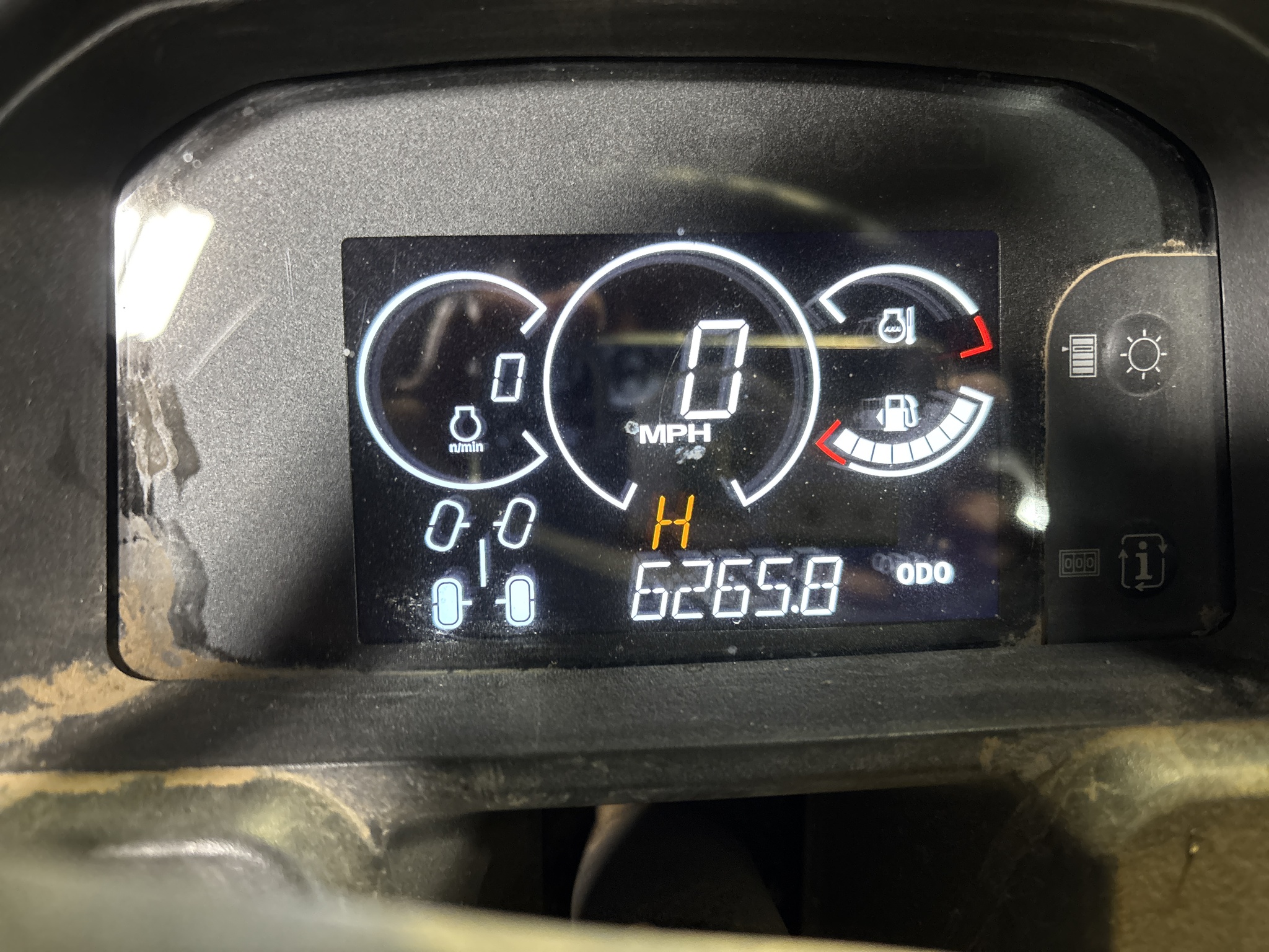 Used 2021 John Deere XUV 835M ATVs & Gators at Koenig Equipment in Urbana, OH - PhotoXL9