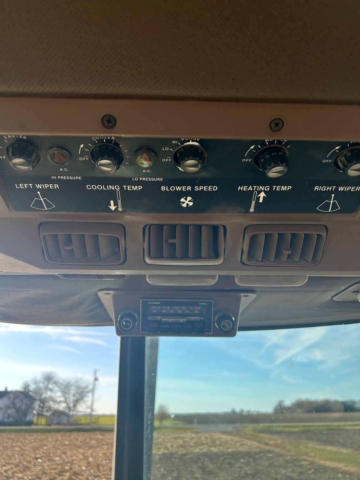 1983 John Deere 4650 Image 17