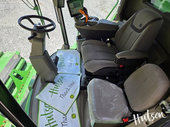 Photo of 2025 John Deere S7 800