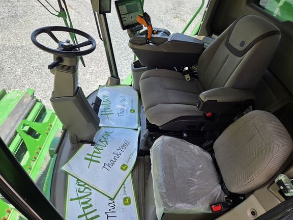 Photo of 2025 John Deere S7 800