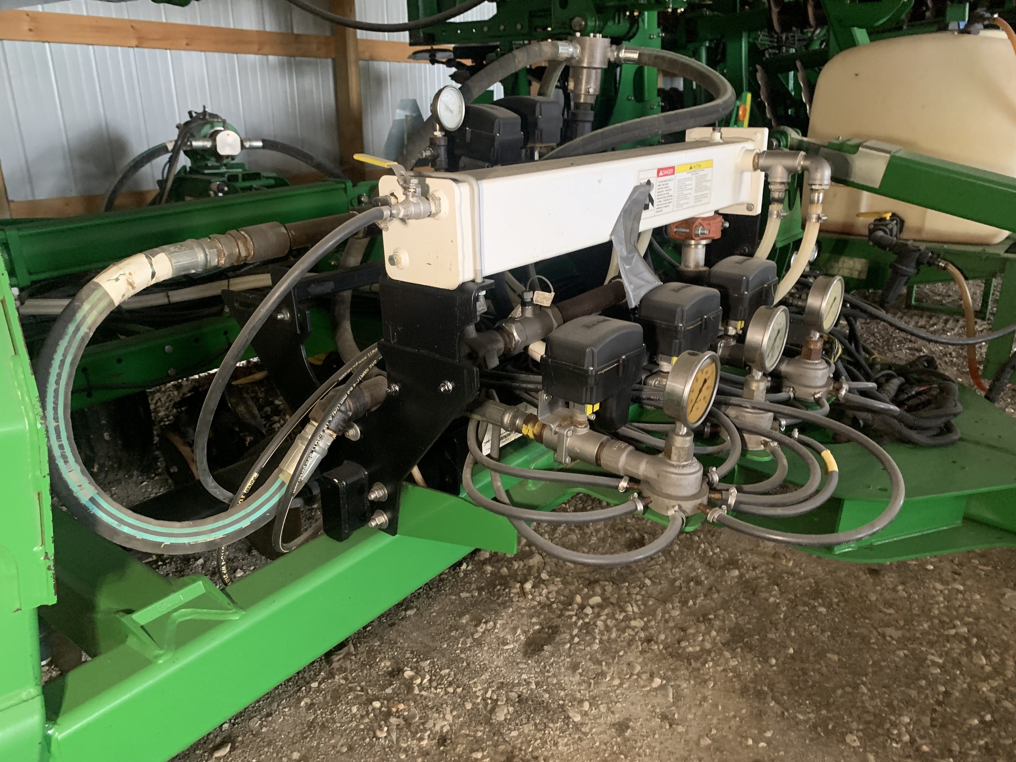 2012 John Deere 2510H Image 16