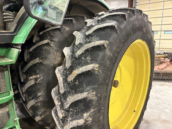 Photo of 2013 John Deere 7200R