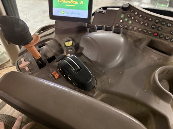 Photo of 2013 John Deere 7200R