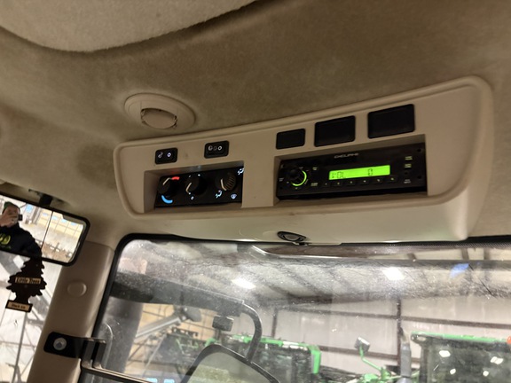 Photo of 2013 John Deere 7200R