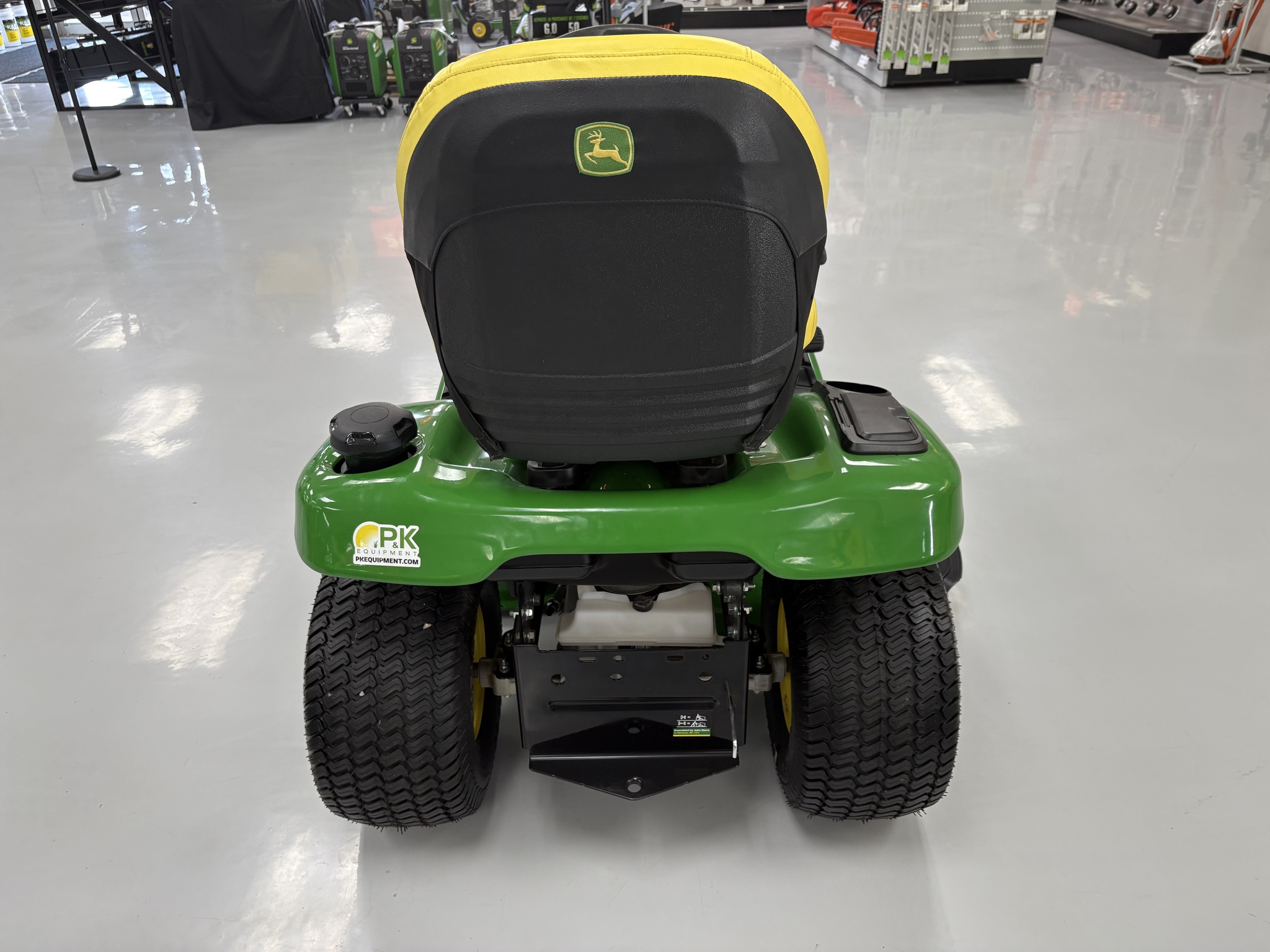 2024 John Deere x370 Image 3