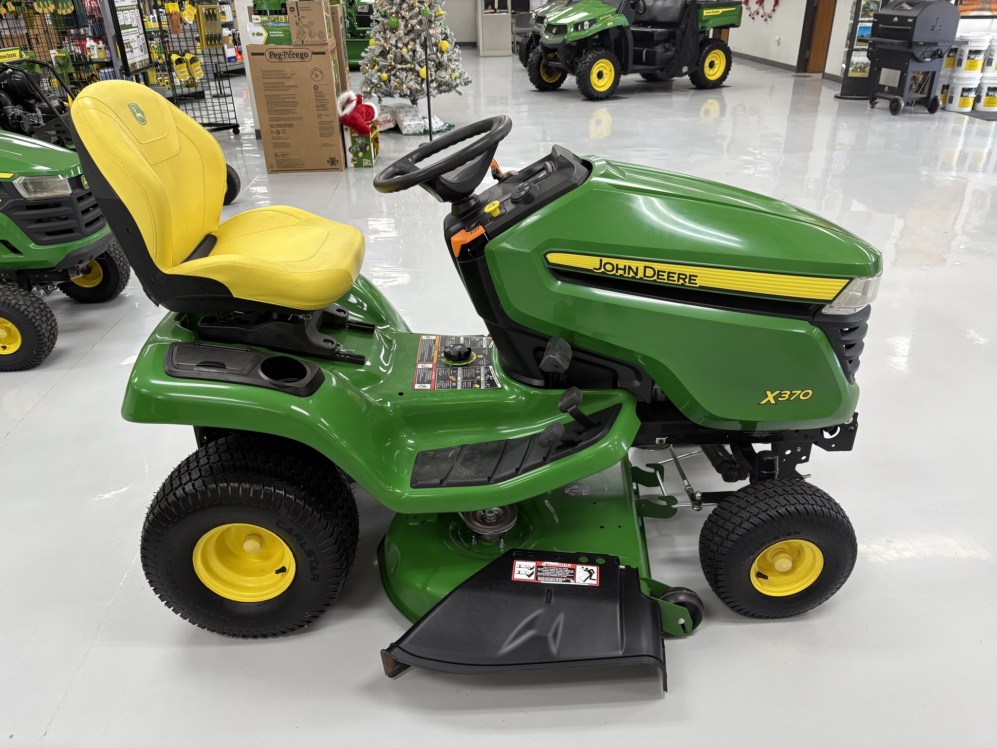 2024 John Deere x370 Image 2