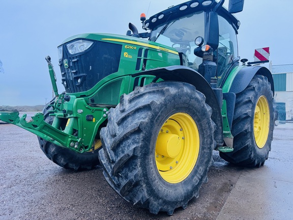 John Deere 6230R