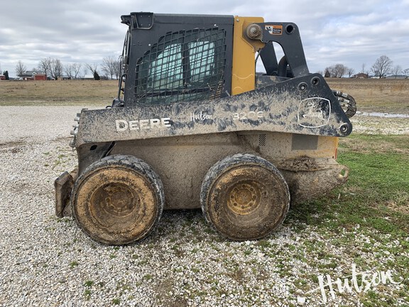 Photo of 2023 John Deere 320G
