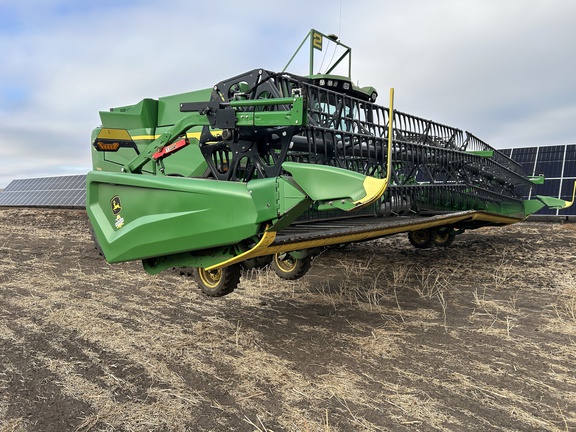 Used 2025 John Deere HDR 35 Combine Platforms at Horizon Ag & Turf in Lloydminster, AB - Photo2