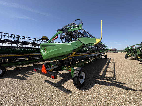 Used 2025 John Deere HDR 35 Combine Platforms at Horizon Ag & Turf in Lloydminster, AB - Photo2