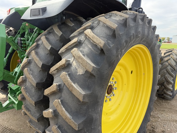 2025 John Deere 8R 370 - Photo16