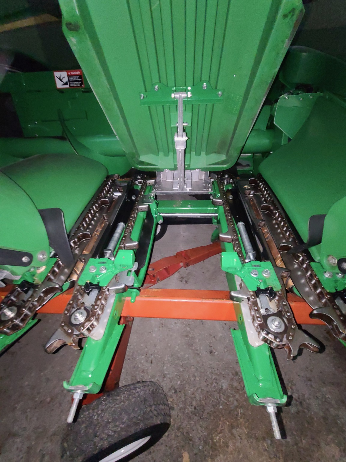 2024 John Deere C8R Image 3