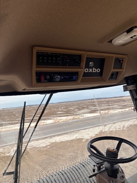 2011 Oxbo 4334 Image 9