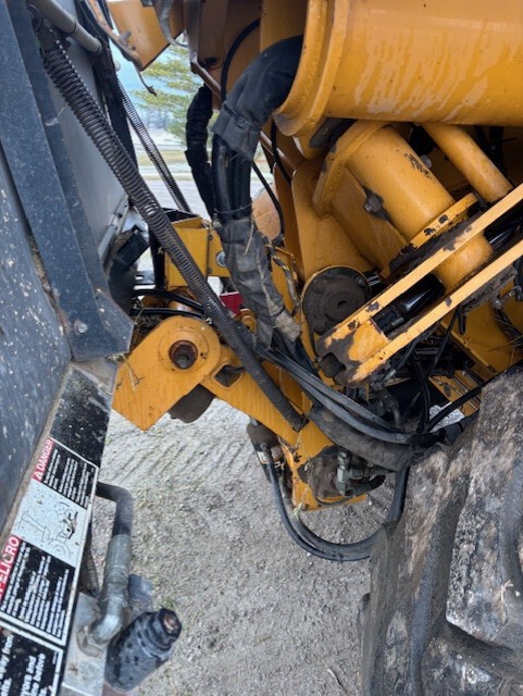 2011 Oxbo 4334 Image 11