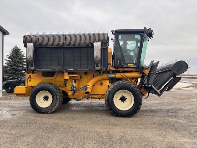 2011 Oxbo 4334 Image 1