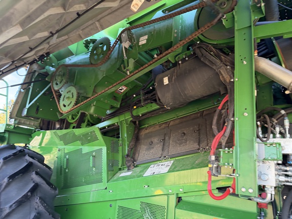2024 John Deere S780 - Photo16