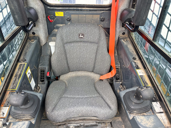 2023 John-Deere 325G