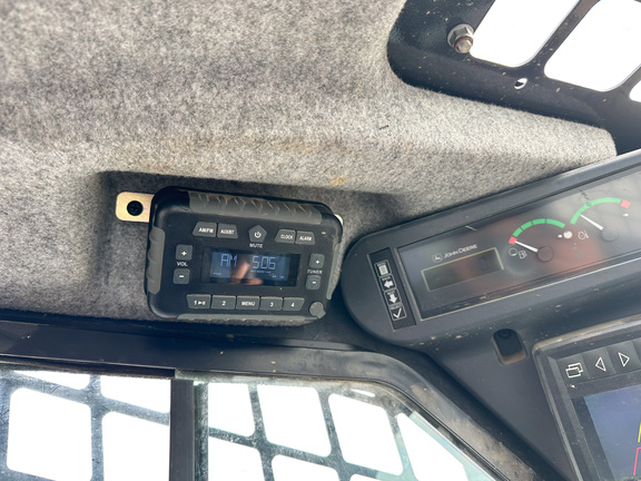 2023 John-Deere 325G