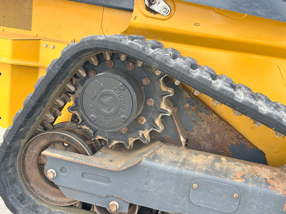 2023 John-Deere 325G