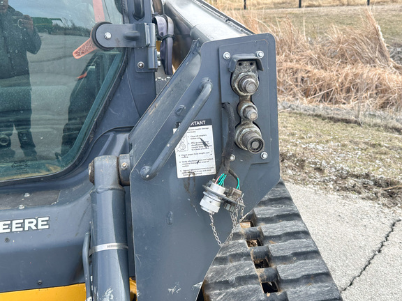 2023 John-Deere 325G