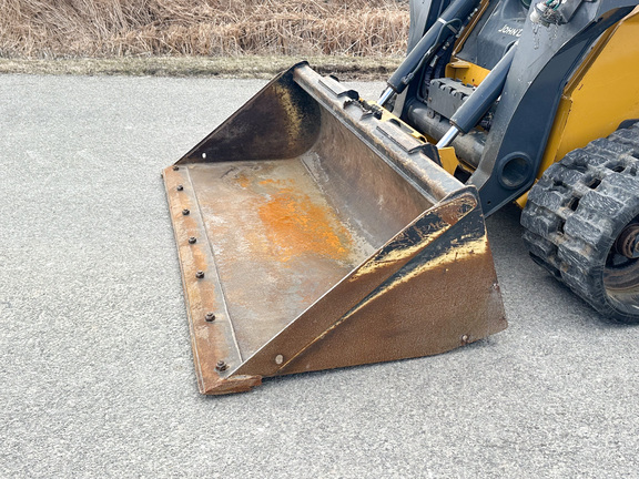 2023 John-Deere 325G