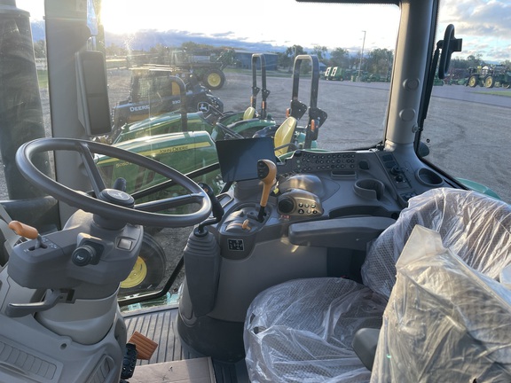 2025 John Deere 6R 155 - Photo12