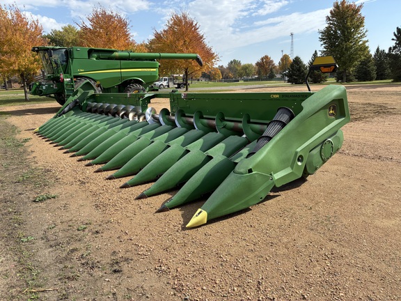  John Deere C18R