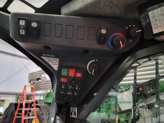 2024 John Deere 320G - Photo8