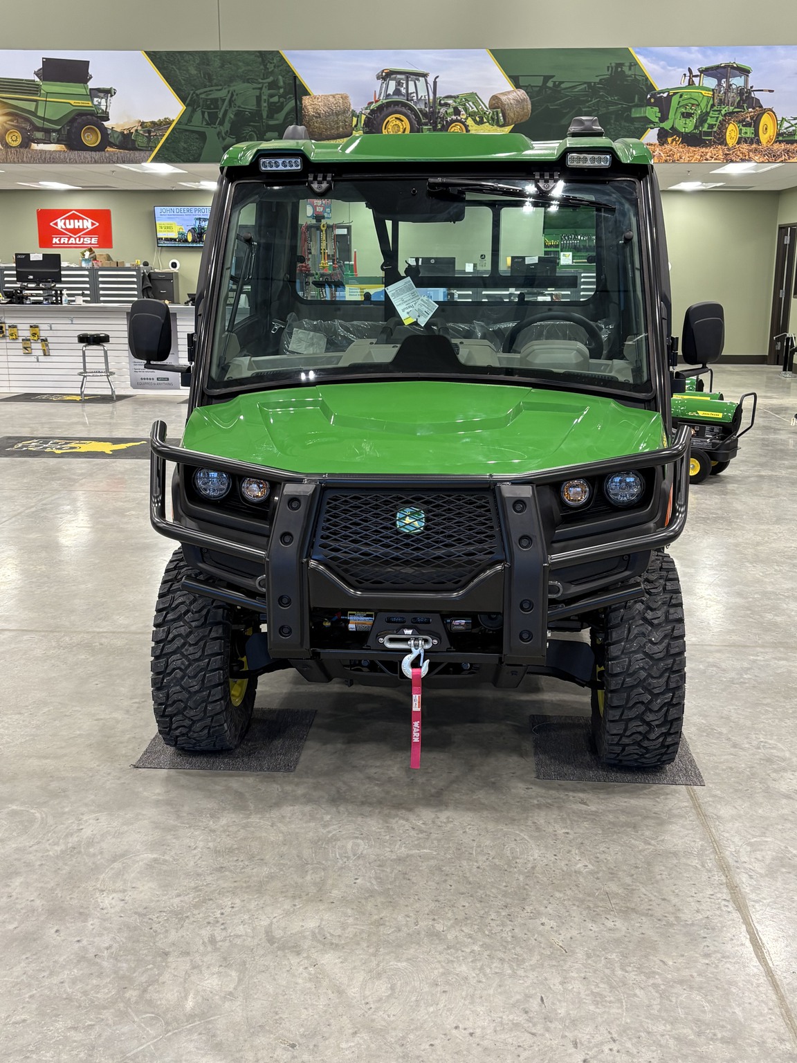 2025 John Deere 845R Image 1