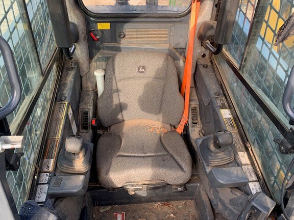 2023 John Deere 331G Photo 4