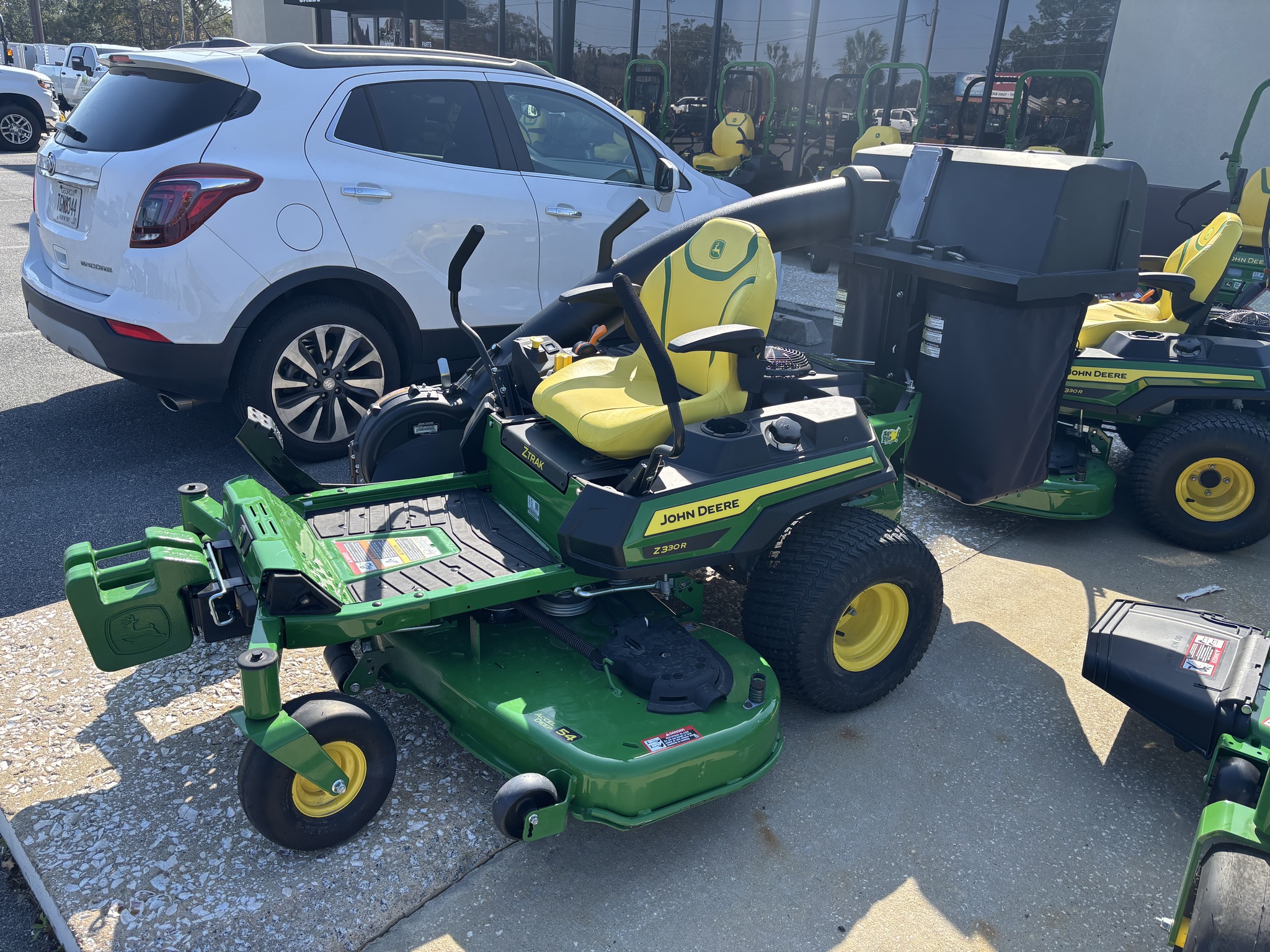 2025 John Deere Z330R Image 1