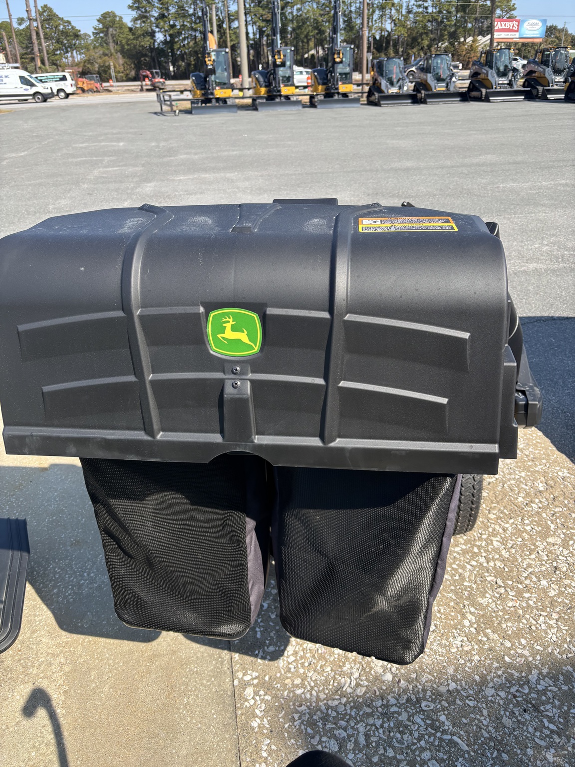 2025 John Deere Z330R Image 4