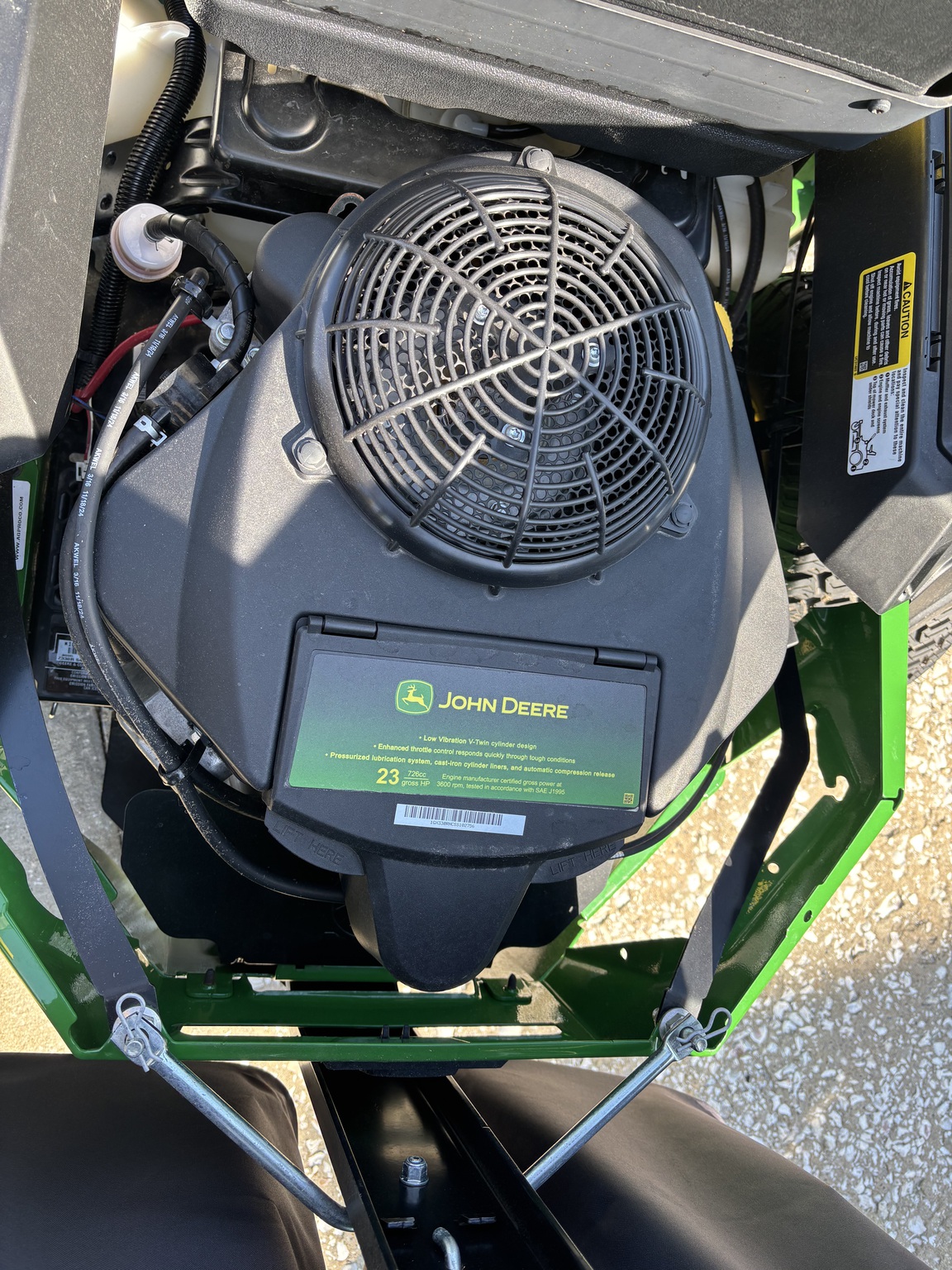 2025 John Deere Z330R Image 5