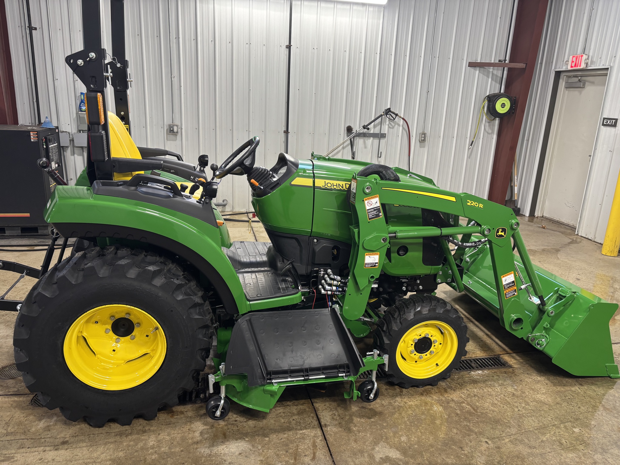 New In-Stock 2024 John Deere 2038R Compact Utility Tractors at Koenig Equipment in Botkins, OH - PhotoXL6