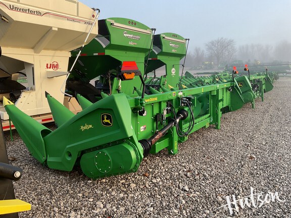 Photo of 2025 John Deere CR 8