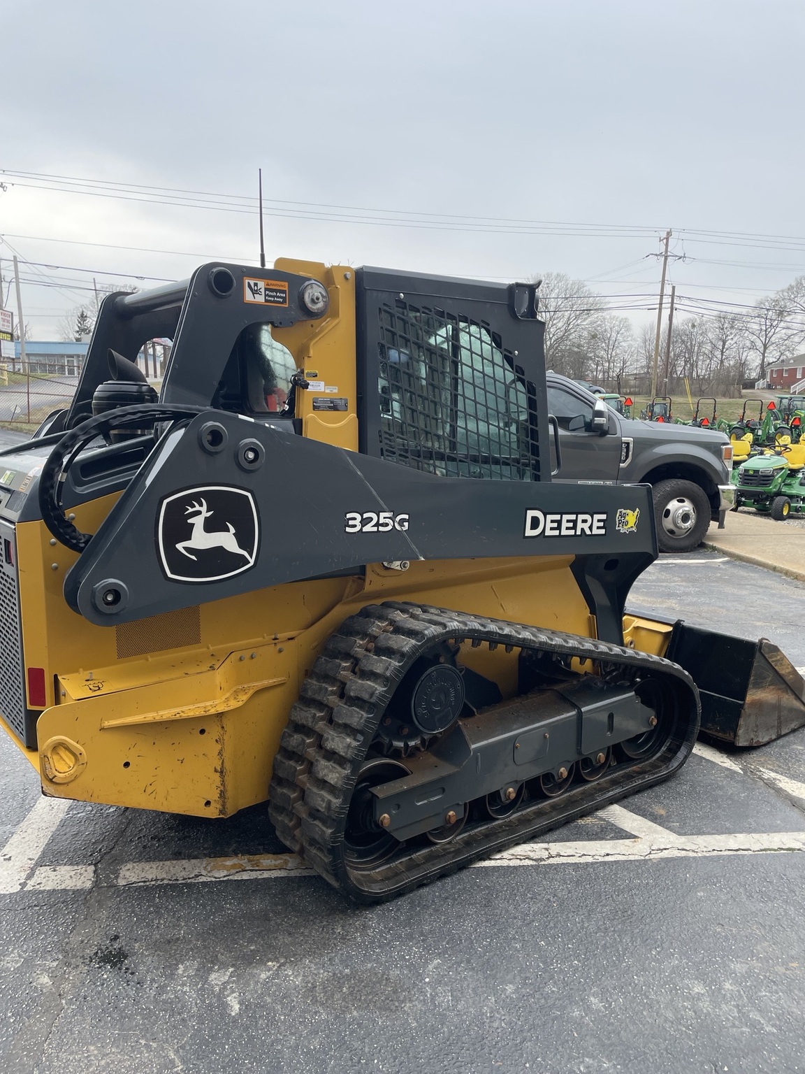 2023 John Deere 325G Image 8