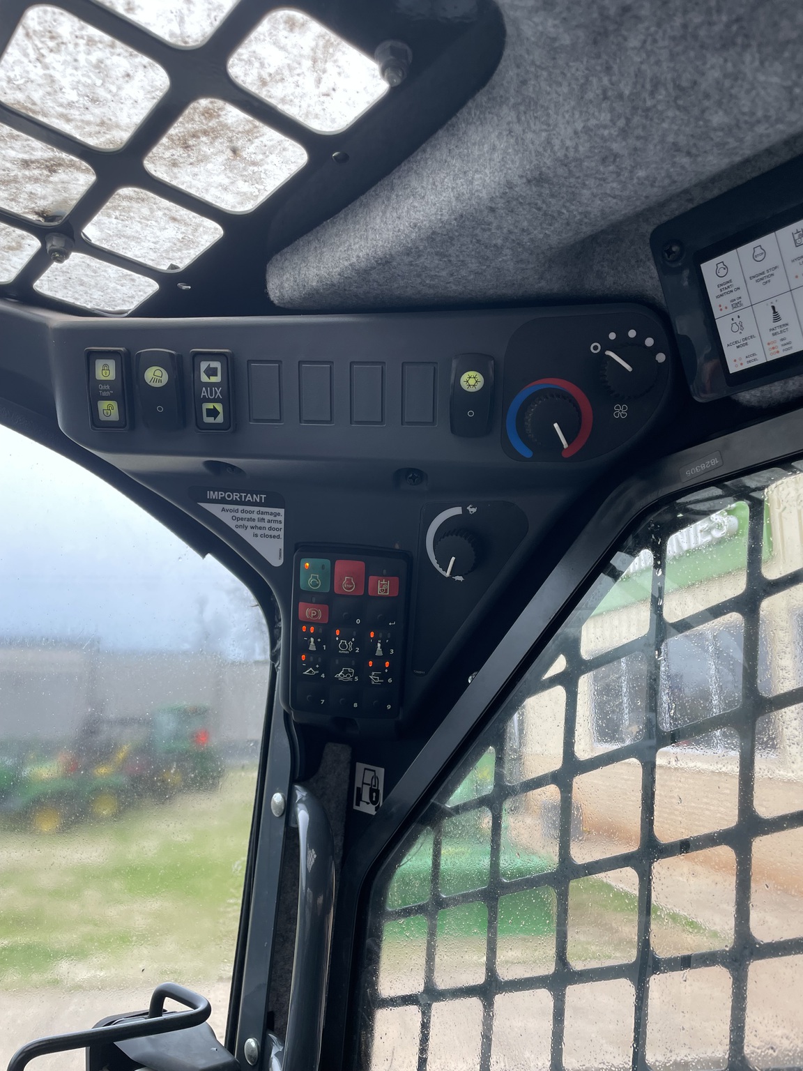 2023 John Deere 325G Image 11