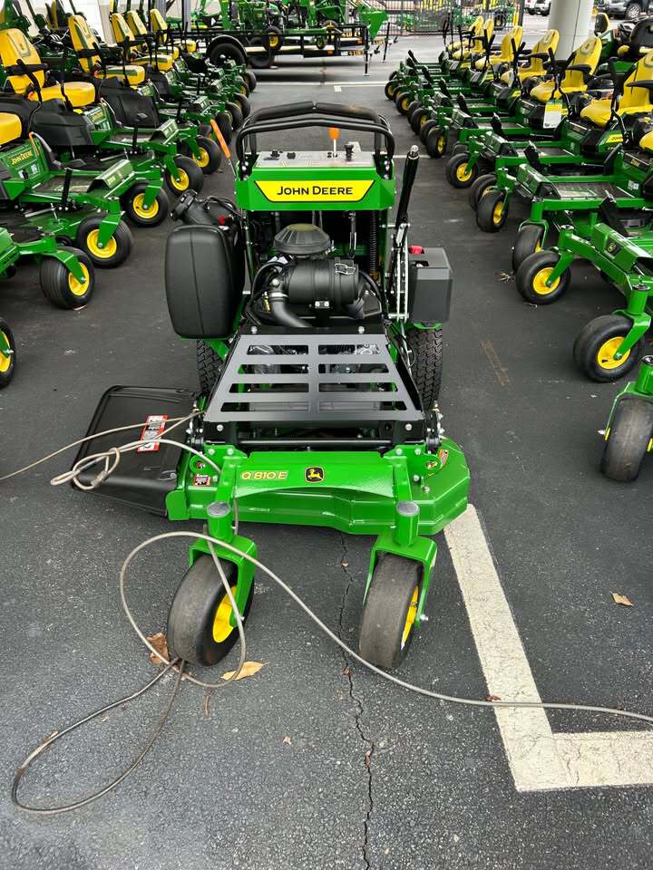 John Deere Q810E Image 1