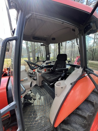 2017 Kubota M7060 Photo 2