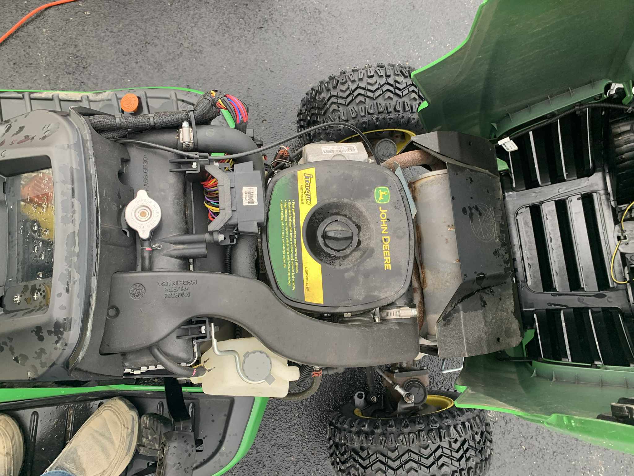 2024 John Deere X738 Image 7