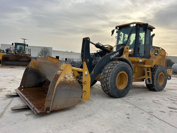 Photo of a 2022 John Deere 624P