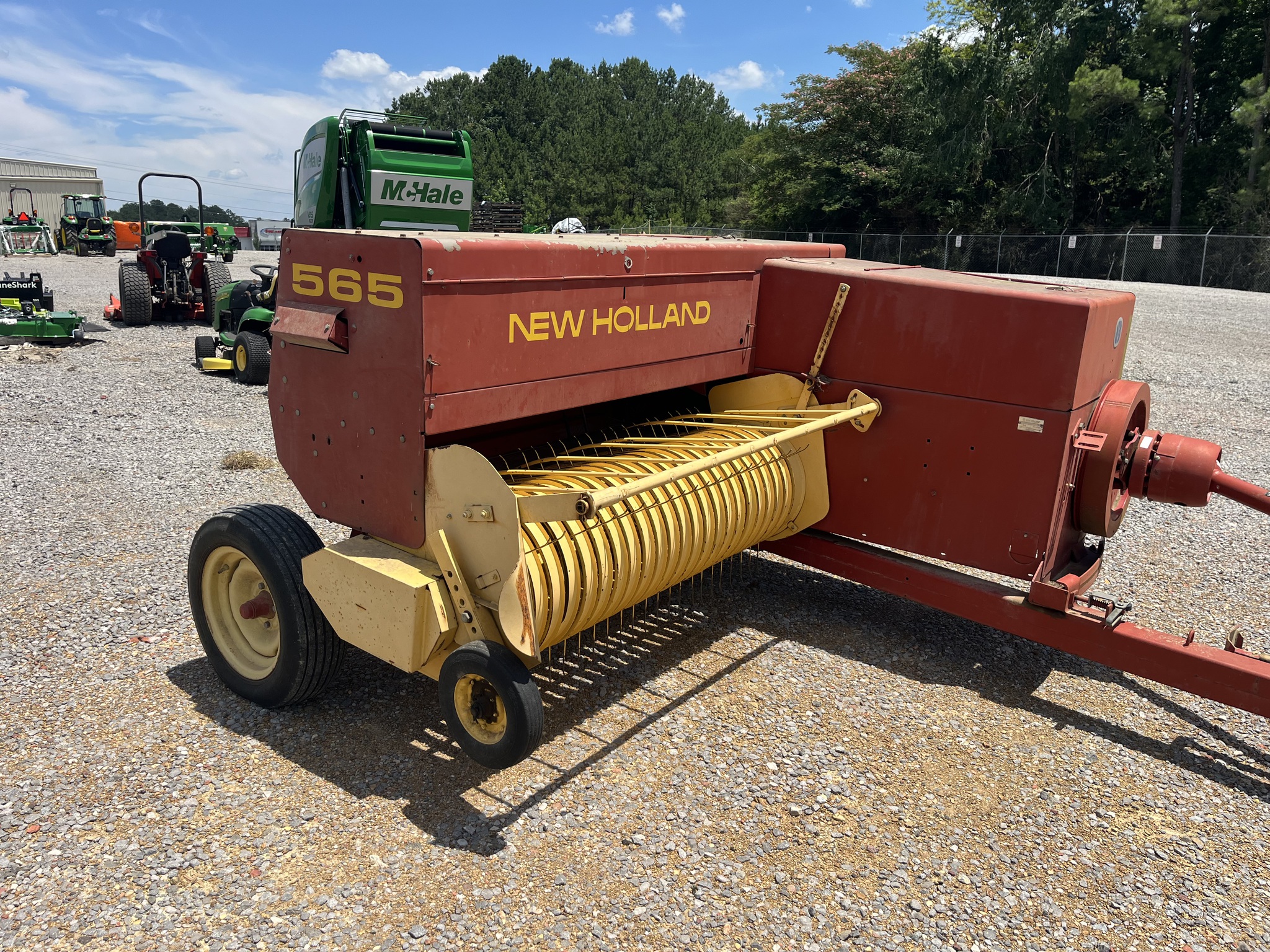 2001 New Holland 565