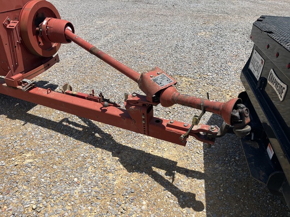 2001 New Holland 565