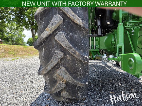 Photo of 2025 John Deere 5050E